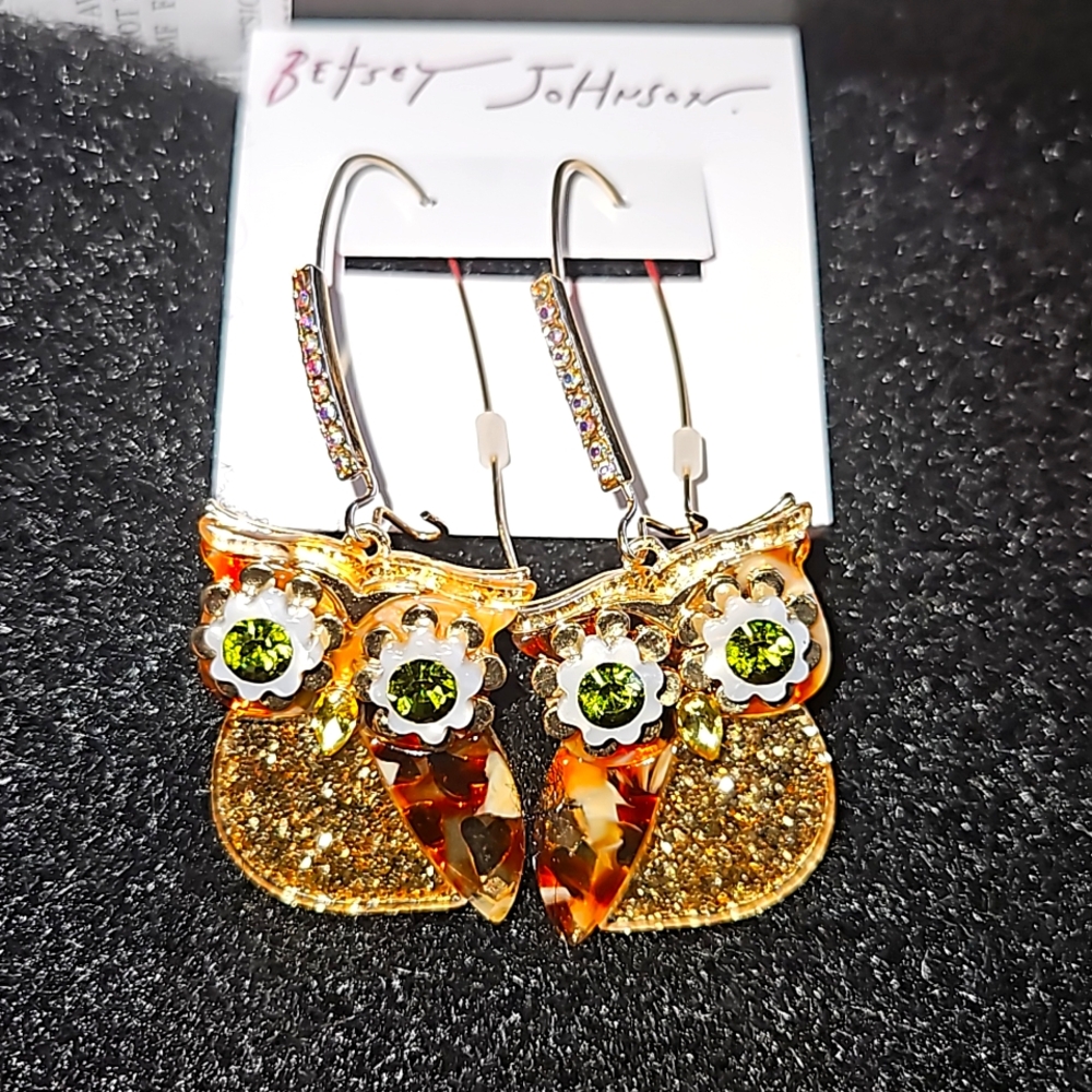 Betsey Johnson Owl Gold Tone Glitter Green Crystal Eyes Dangle Drop Owl Earrings